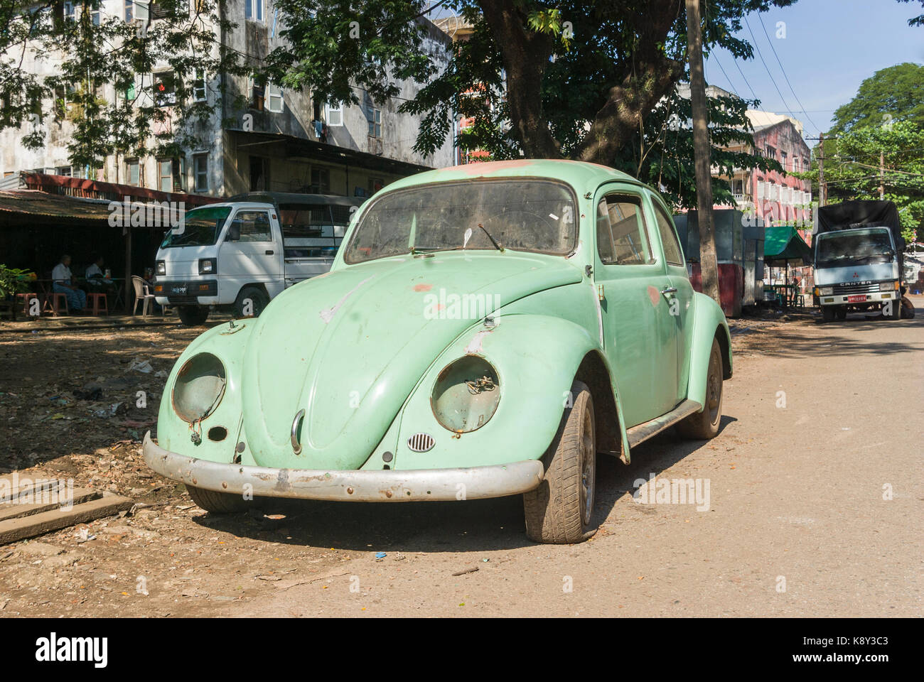 Old vw beetle car Banque de photographies et d'images à haute résolution -  Alamy