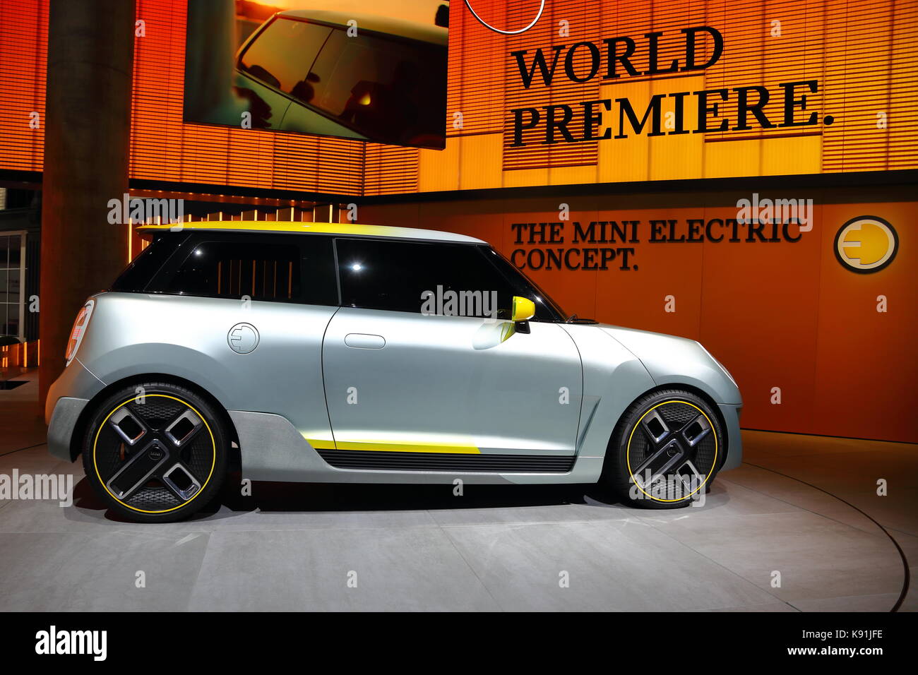 Les constructeurs du monde entier présentent leurs nouveaux modèles et concept-cars à l'occasion du salon de l'automobile voiture d'IAA de Francfort, Allemagne Banque D'Images