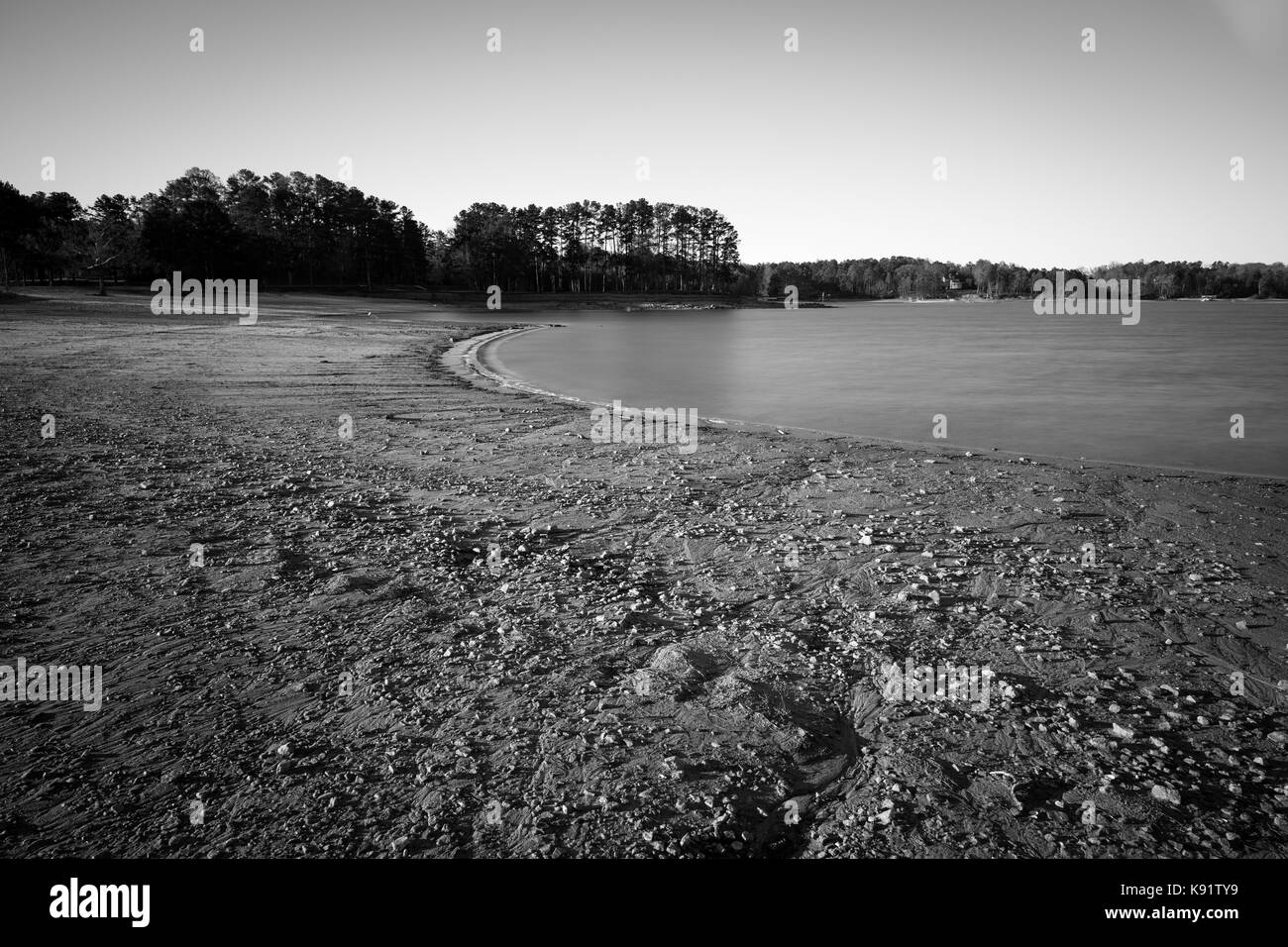 Ancien parc fédéral est sur la rive orientale du lac Sidney Lanier juste au nord des quartiers les plus animés de Buford et plus au sud. Il a un certain nombre de commerces y compris plusieurs rampes de mise à l'eau, plage, aire de baignade, des tables de pique-nique, un pavillion et même un terrain de volley. La vue sur le coucher du soleil à ce parc sont parmi les meilleurs sur le Lac Lanier. Lac Sidney Lanier a été créé en 1956 et est formée principalement par les eaux de la Chattahoochee et Chestatee Rivières. Le lac couvre 38.000 hectares et possède plus de 690 kilomètres de rivage. Le lac est nommé d'après le poète Sidney Lanier. Banque D'Images