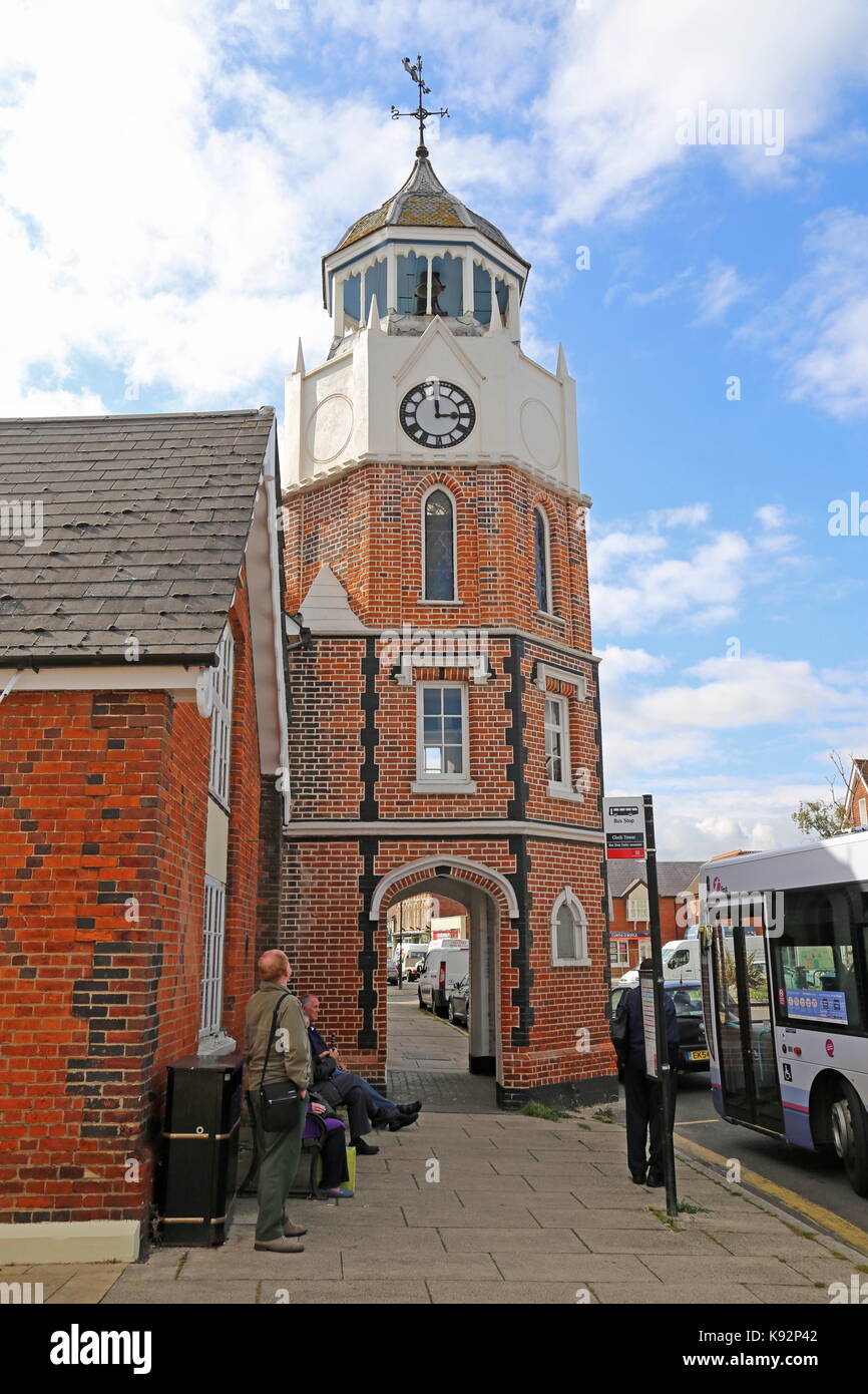 Tour de l'horloge construite en 1877 en mémoire de Laban Sweeting, High Street, Burnham-on-Crouch, Maldon, Essex, Angleterre, Grande-Bretagne, Royaume-Uni, UK, Europe Banque D'Images