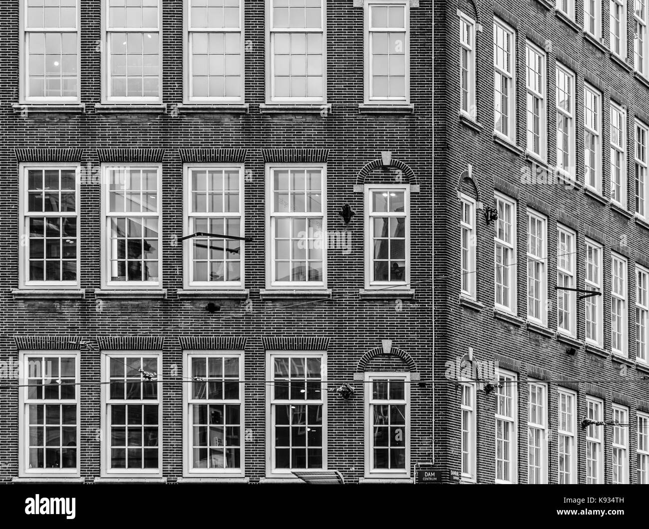 Fenêtres d'ABN AMRO building sur la place du Dam, à Amsterdam Banque D'Images