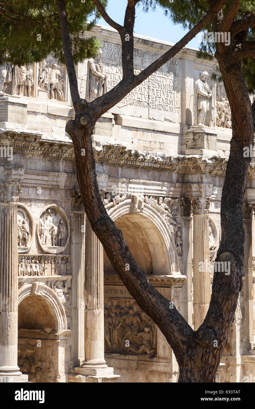 Arc de Constantin, côté sud, Rome, Italie Banque D'Images