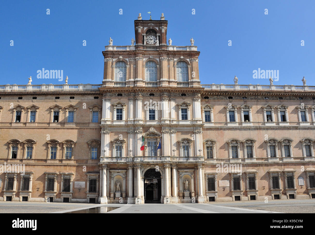 Palazzo Ducale (Palais ducal), la Piazza Roma, Modena, Italie Banque D'Images