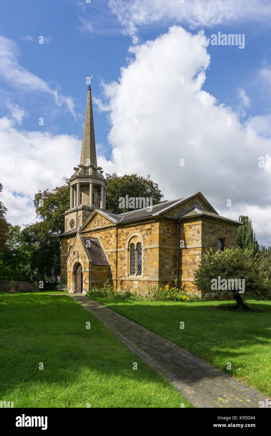 L'extérieur de l'église de St Mary, dans le village de Grand Houghton Northamptonshire, Angleterre Banque D'Images