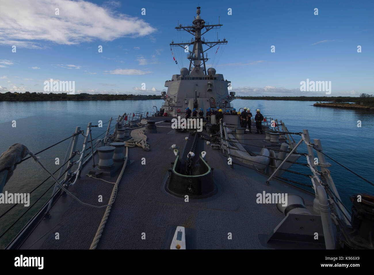 La classe Arleigh Burke destroyer lance-missiles USS Shoup (DDG 86) Banque D'Images