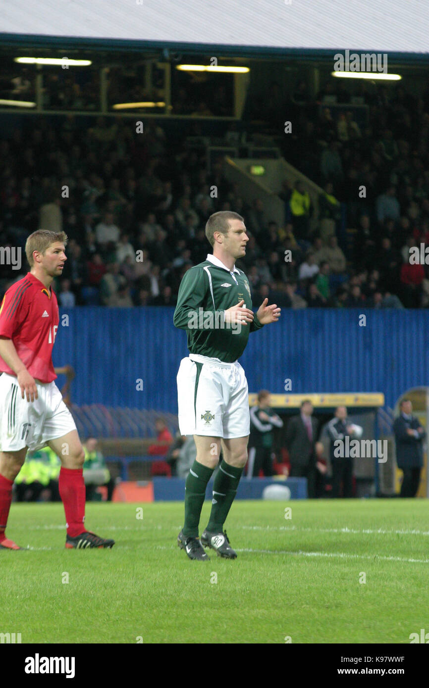 L'Irlande du Nord / allemagne à Windsor Park, Belfast, le 04 juin 2005. Andy Kirk l'Irlande du Nord (14)(à droite). Banque D'Images