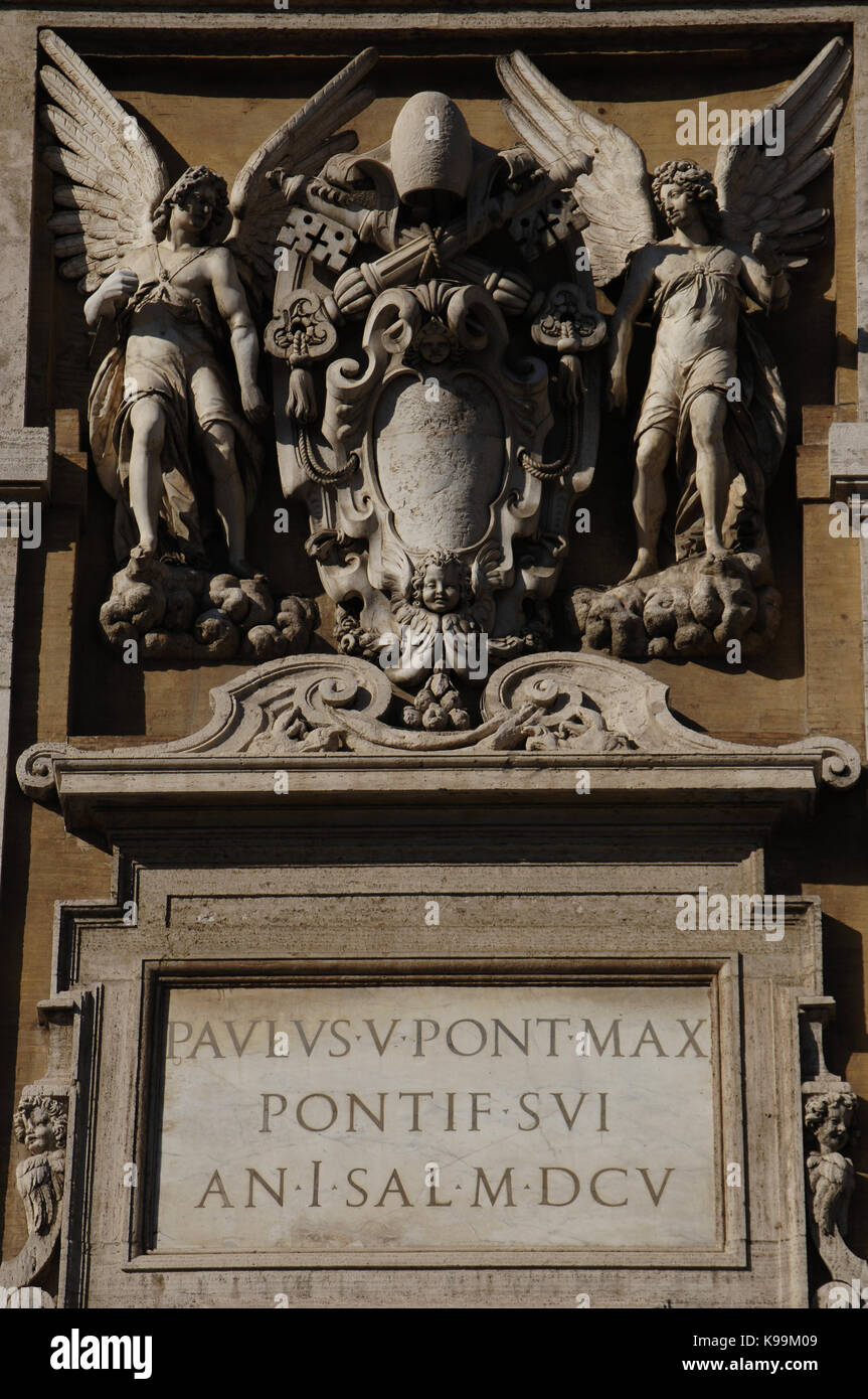 Italie. Rome. basilique de Santa Maria Maggiore. sculptures et armoiries papales. Banque D'Images