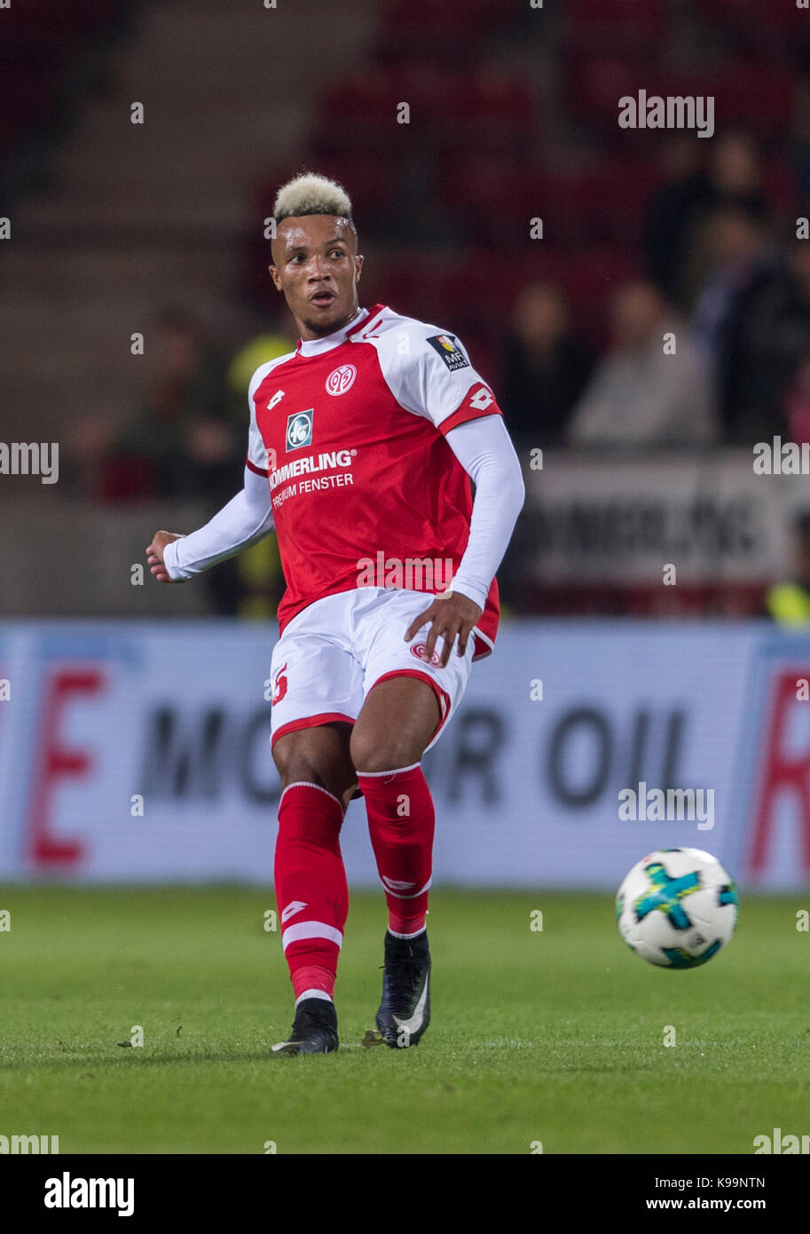 Jean-Philippe gbamin (Mainz), 20 septembre 2017 - football / soccer : 'allemande' match de bundesliga entre 1. FSV Mainz 05 2-3 tsg 1899 hoffenheim chez Opel arena dans la région de Mayence, en Allemagne. (Photo de Maurizio borsari/aflo) Banque D'Images