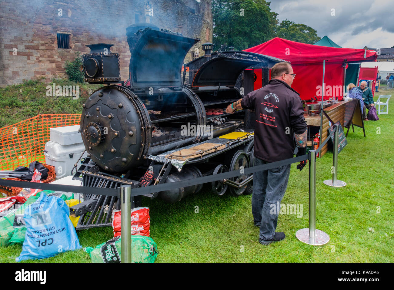 Au 2017 Barbecueing Ludlow Food Festival, Ludlow Castle, Ludlow, Shropshire, Angleterre Banque D'Images