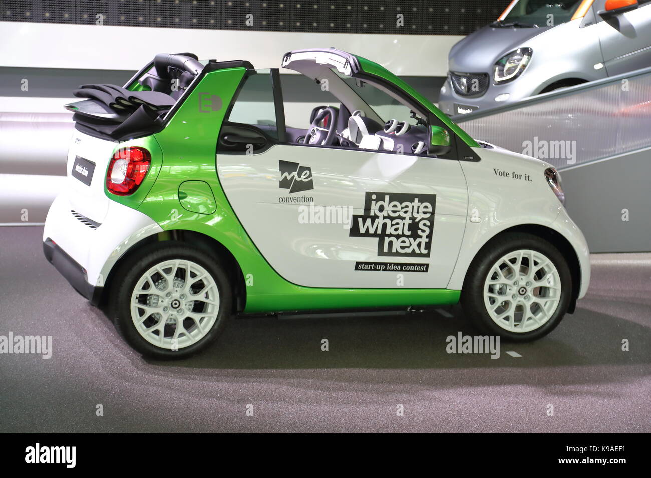 Les constructeurs du monde entier présentent leurs nouveaux modèles et concept-cars à l'occasion du salon de l'automobile voiture d'IAA de Francfort, Allemagne Banque D'Images