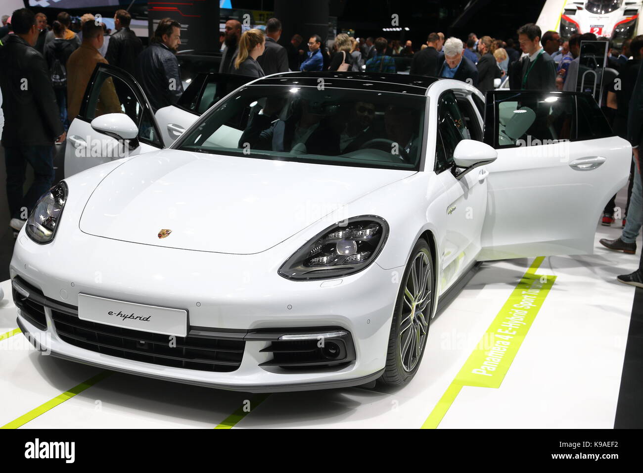 Les constructeurs du monde entier présentent leurs nouveaux modèles et concept-cars à l'occasion du salon de l'automobile voiture d'IAA de Francfort, Allemagne Banque D'Images