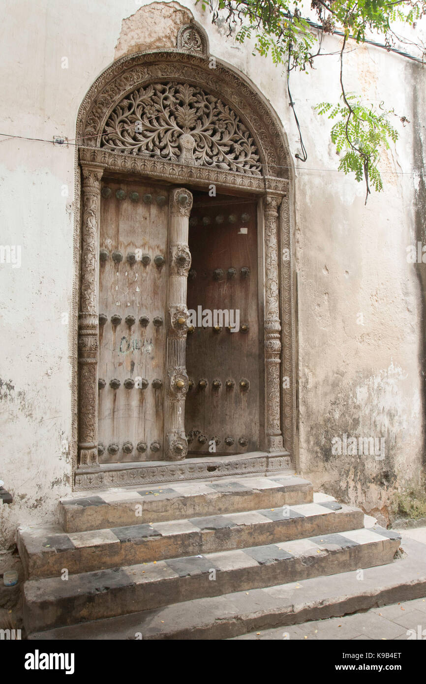 Porte, Stone Town, Zanzibar, Tanzanie, Afrique de l'Est Banque D'Images