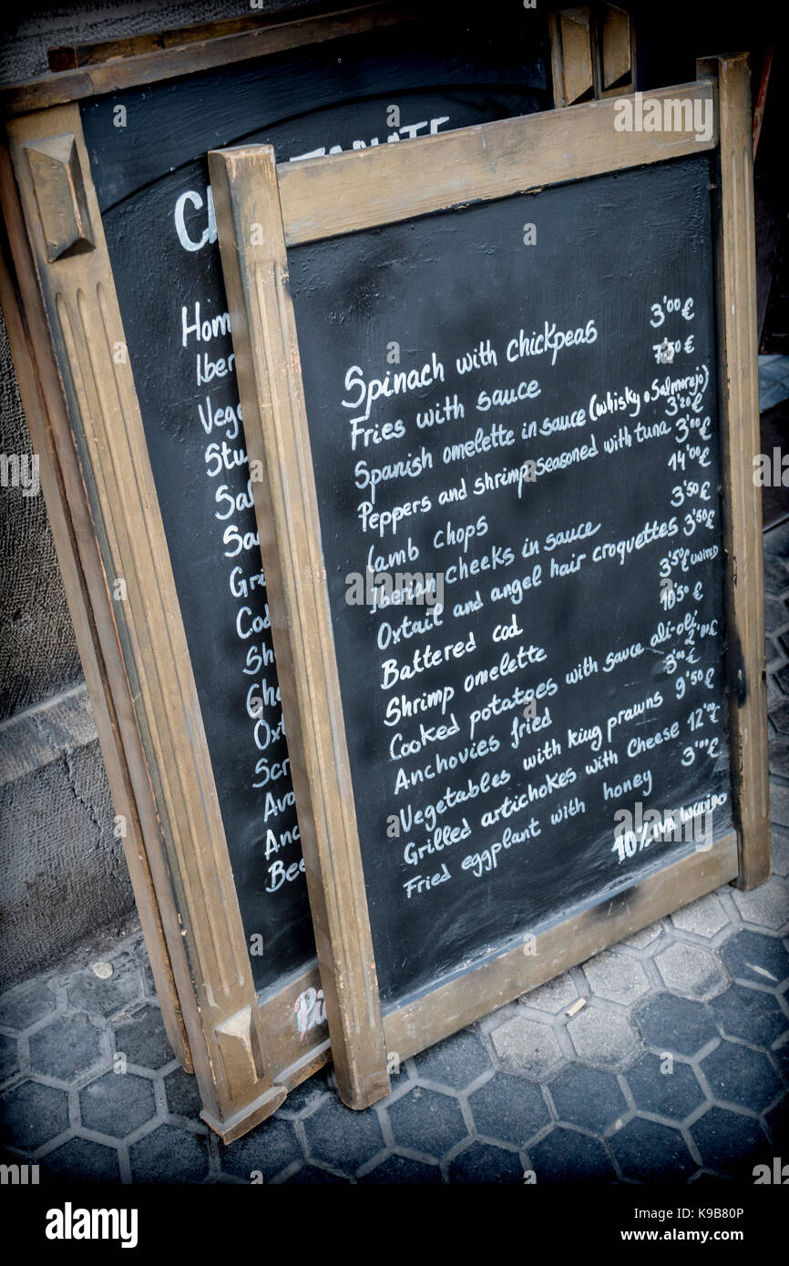 Ardoise typique au restaurant menu du jour l'annonce porte à Cadix, Andalousie, espagne Banque D'Images