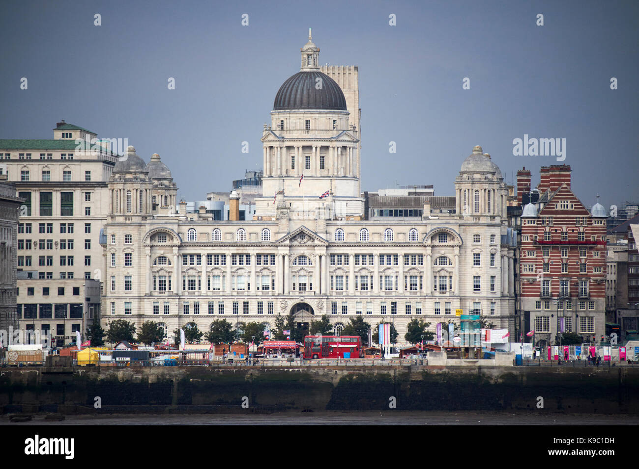 Le port de Liverpool building et Albion House anciennement la White Star bâtiment où la nouvelle de la perte du Titanic a été lu Banque D'Images