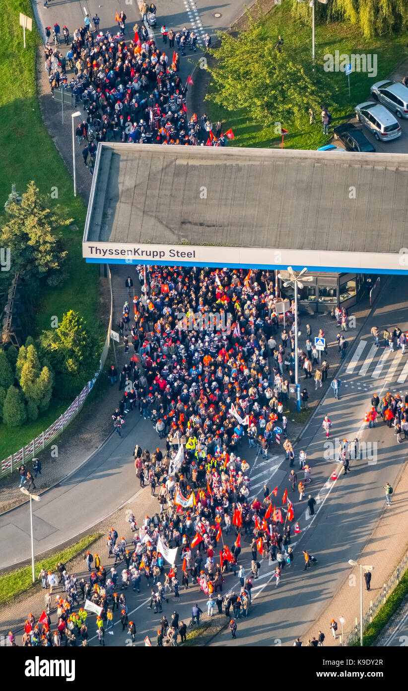 Démonstration de travailleurs de l'acier à Bochum, contre la fusion de ThyssenKrupp Steel et de TATA en Inde, grande manifestation entre ThyssenKrupp Bochum Banque D'Images