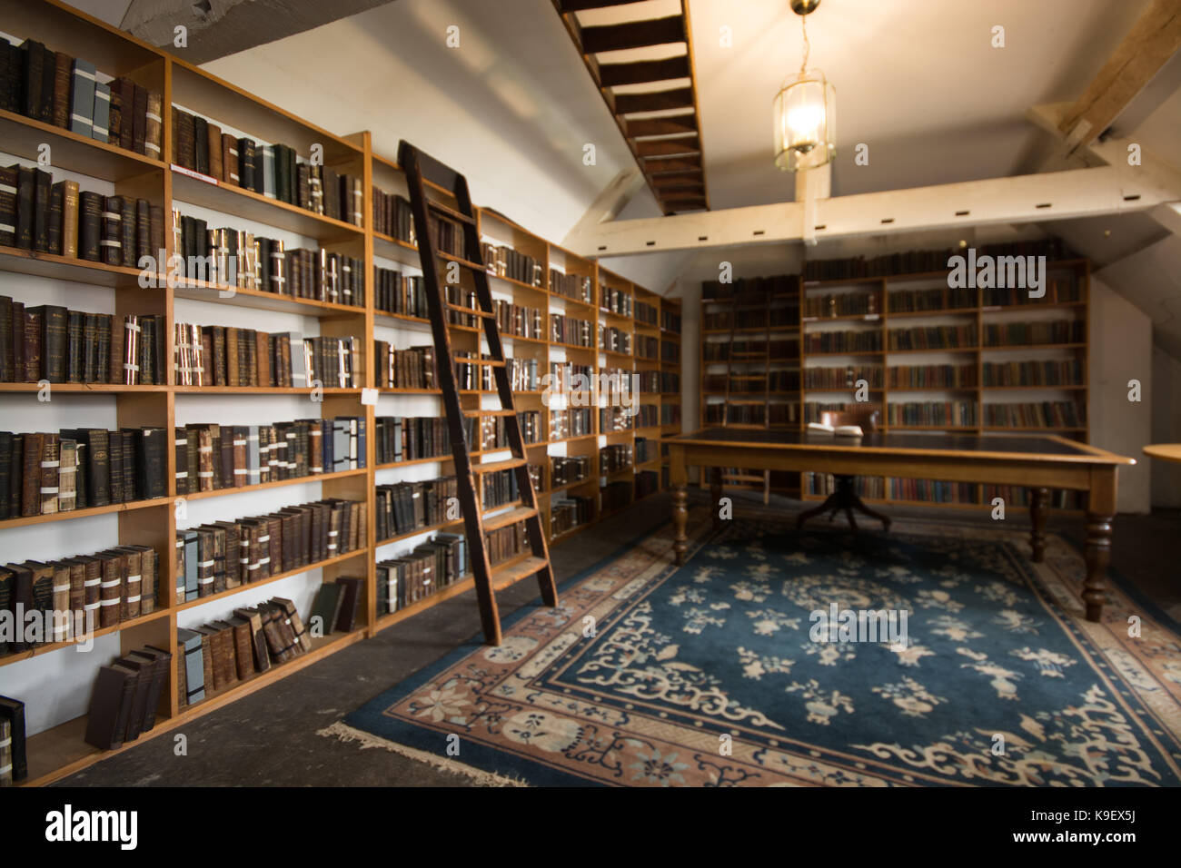 Old Library Shelf Ladder Banque D Image Et Photos Alamy