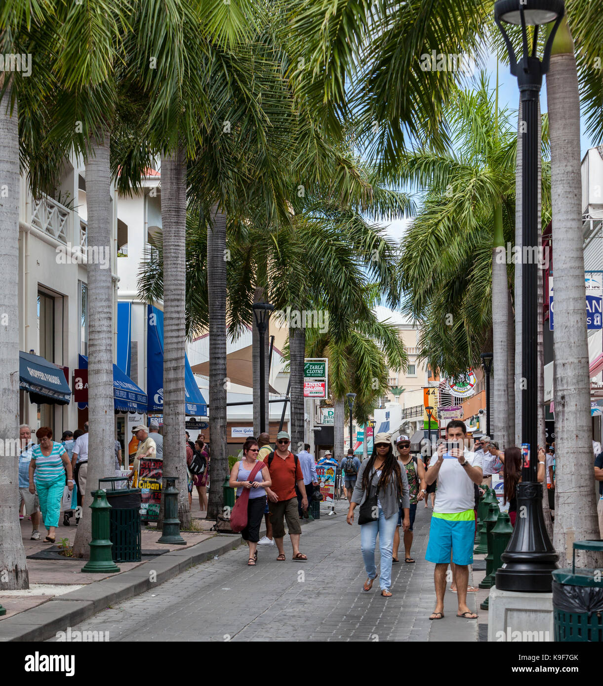 Philipsburg, Saint Martin. La rue avant scène de rue. Banque D'Images