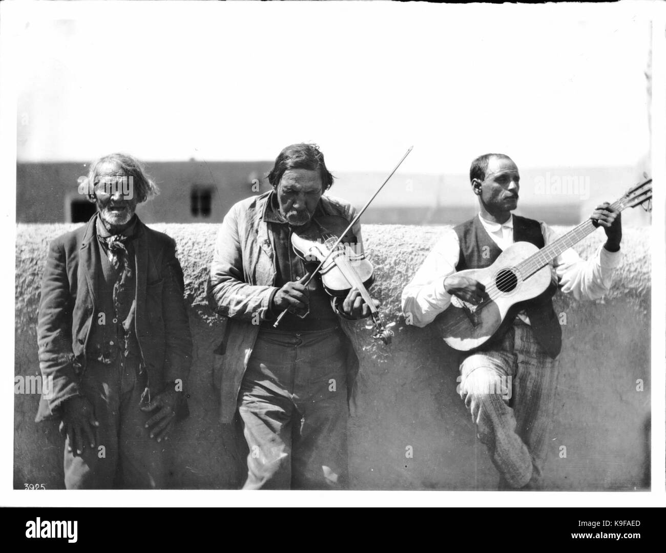 Musiciens à l'occasion d'un mariage à San Jose, Nouveau Mexique, ca.1898 (3925) du SHC Banque D'Images