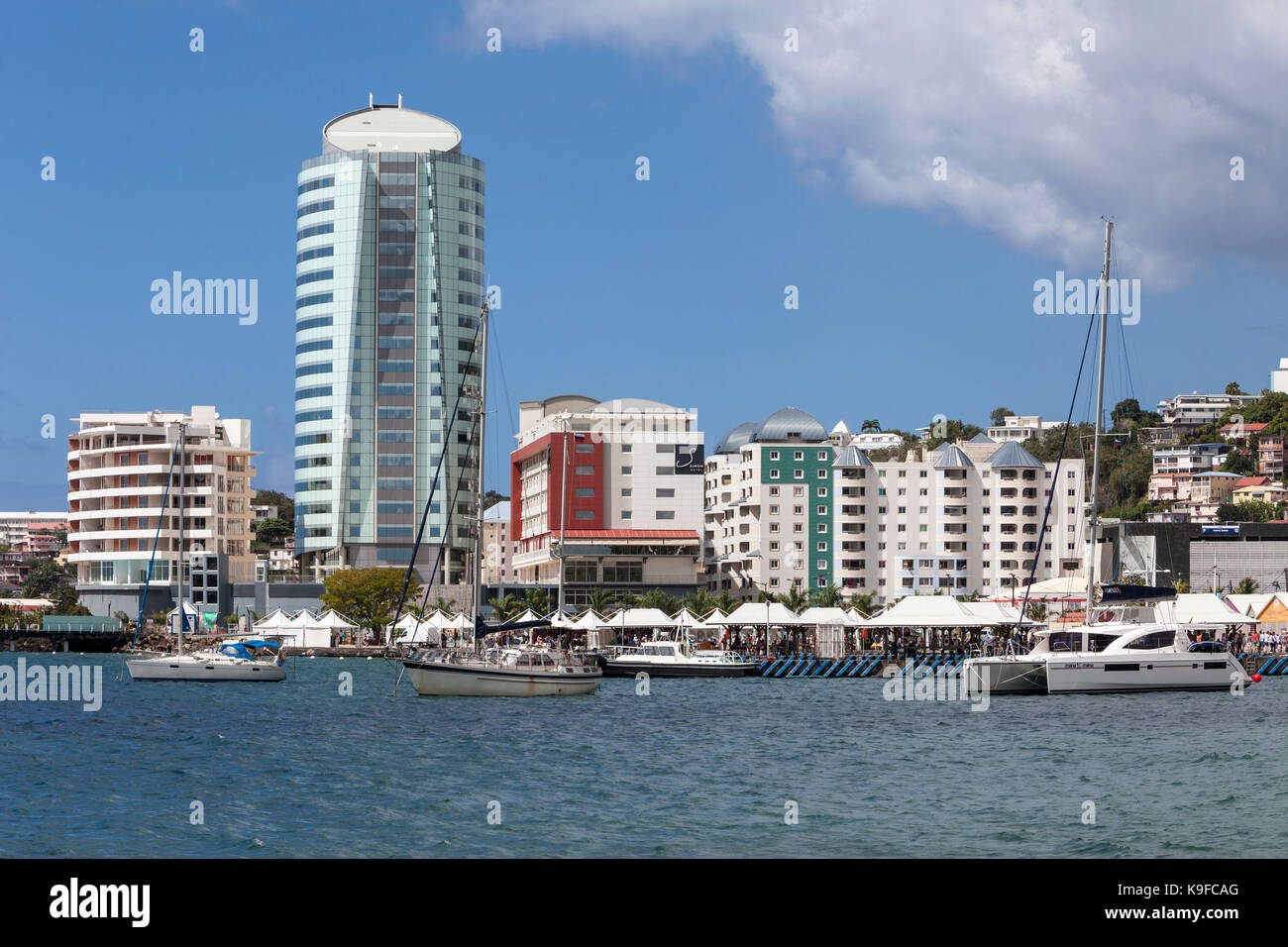 Fort-de-France, Martinique. Vue du front de mer, de la pointe Simon, Centre d'affaires sur la gauche. Banque D'Images