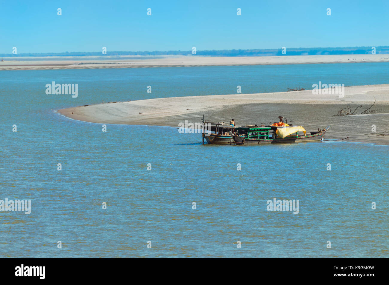 Bateaux sur le Brahmapoutre, Assam, Inde Banque D'Images