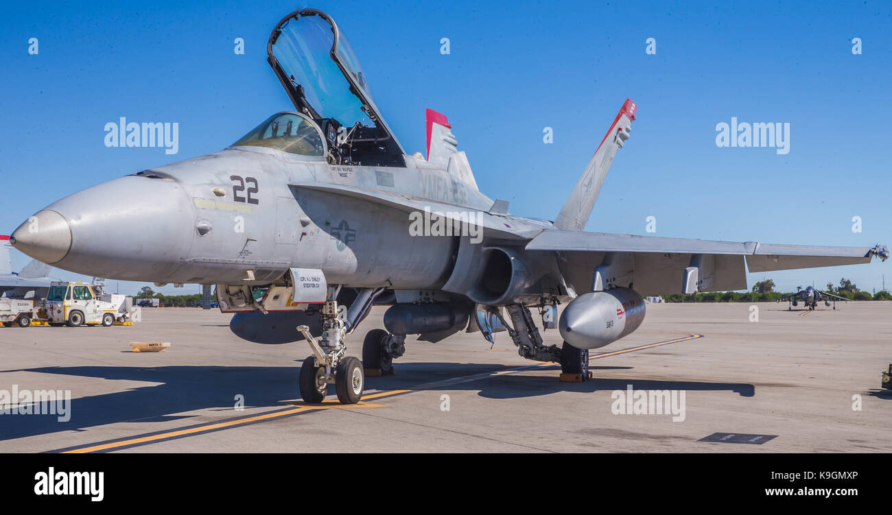 F/A-18 Hornet, pilote avec Marine Fighter Attack Squadron VMFA-232 (232) Banque D'Images