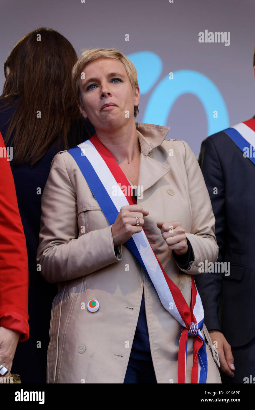 Paris, France. 23 septembre 2017. Clémentine Autain assiste à la marche contre le coup d'État social d'Emmanuel Macron organisé par France Insoumise et Jean-Luc Mélenchon le 23 septembre 2017 à Paris, France. Crédit : Bernard Menigault/Alamy Live News Banque D'Images