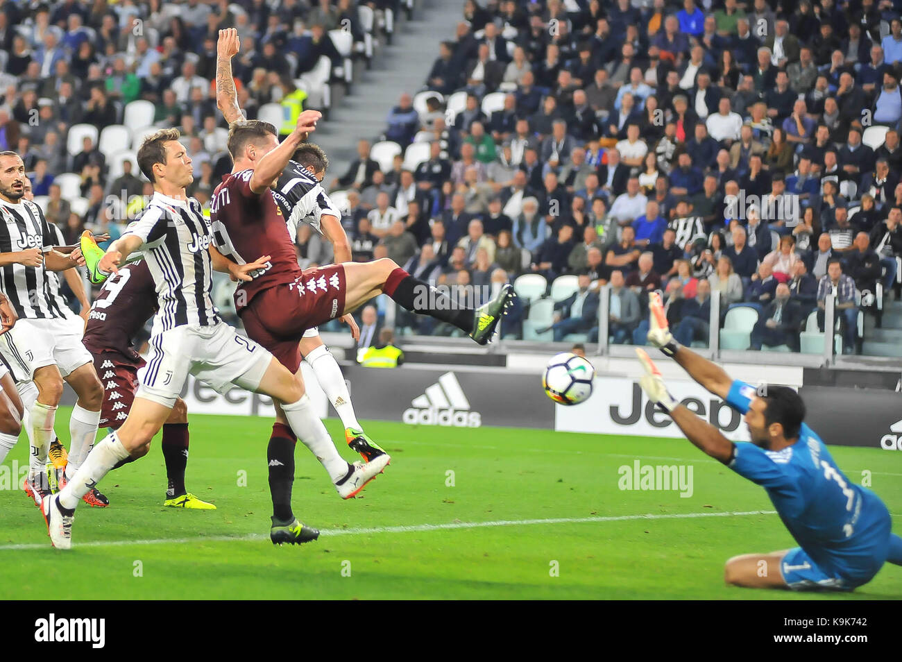 Andrea belotti (torino fc) au cours de la série d'un match de football entre la Juventus Turin et au fc stade Allianz le 23 septembre 2017 à Turin, Italie. Banque D'Images