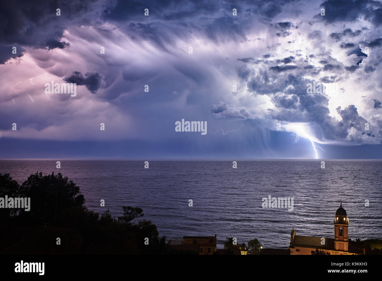 Fin de l'été plus tigullo, orage du golfe de Gênes, Italie Banque D'Images