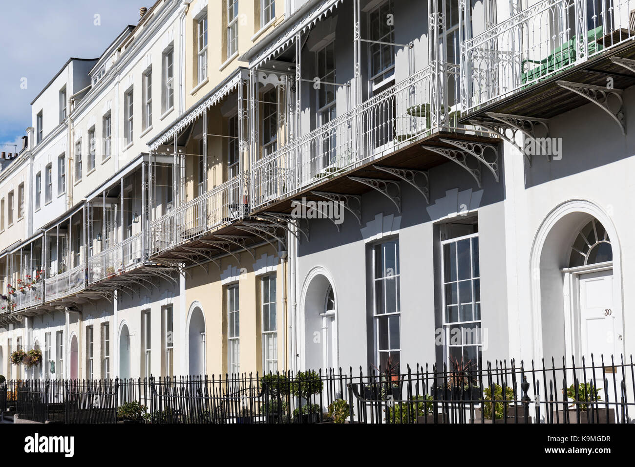 Maisons en terrasse d'époque à Royal York Crescent, Clifton, ville de Bristol, Angleterre, Royaume-Uni Banque D'Images
