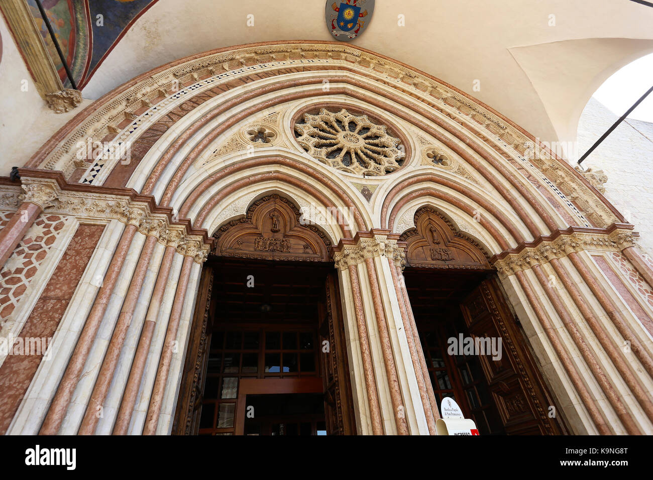 À l'extérieur de la chapelle Saint François, Assise, Italie Banque D'Images