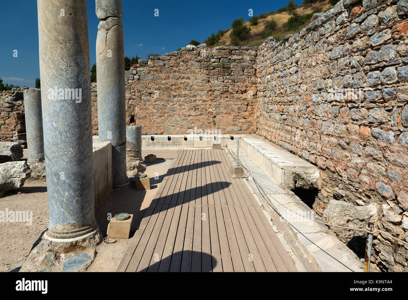 Toilettes publiques latrines d'Ephèse ancienne ville d'Izmir, Turquie. Banque D'Images