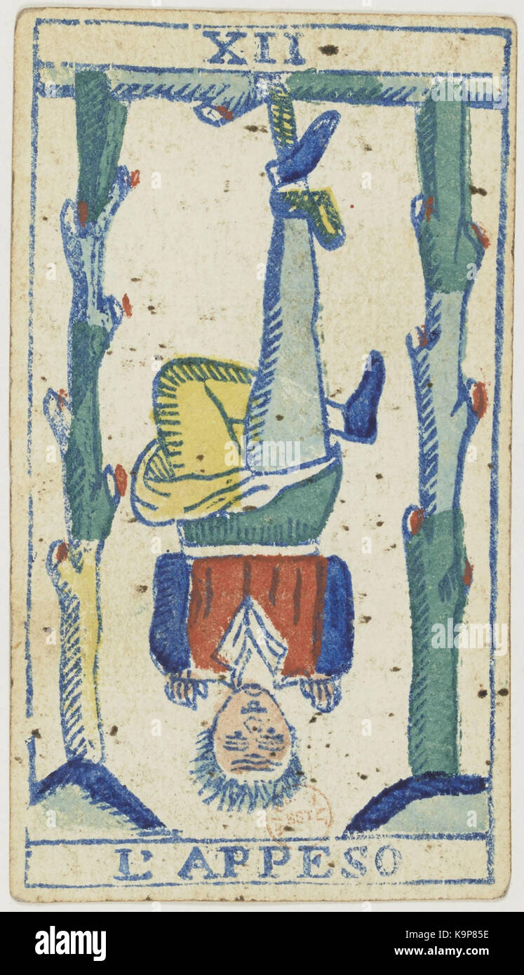 Cette image représente la carte « homme pendu » du jeu de tarot piémontais, créé par Solesio en 1865. Il représente une figure symbolique suspendue en contemplation, faisant partie des arcanes du pont. Banque D'Images