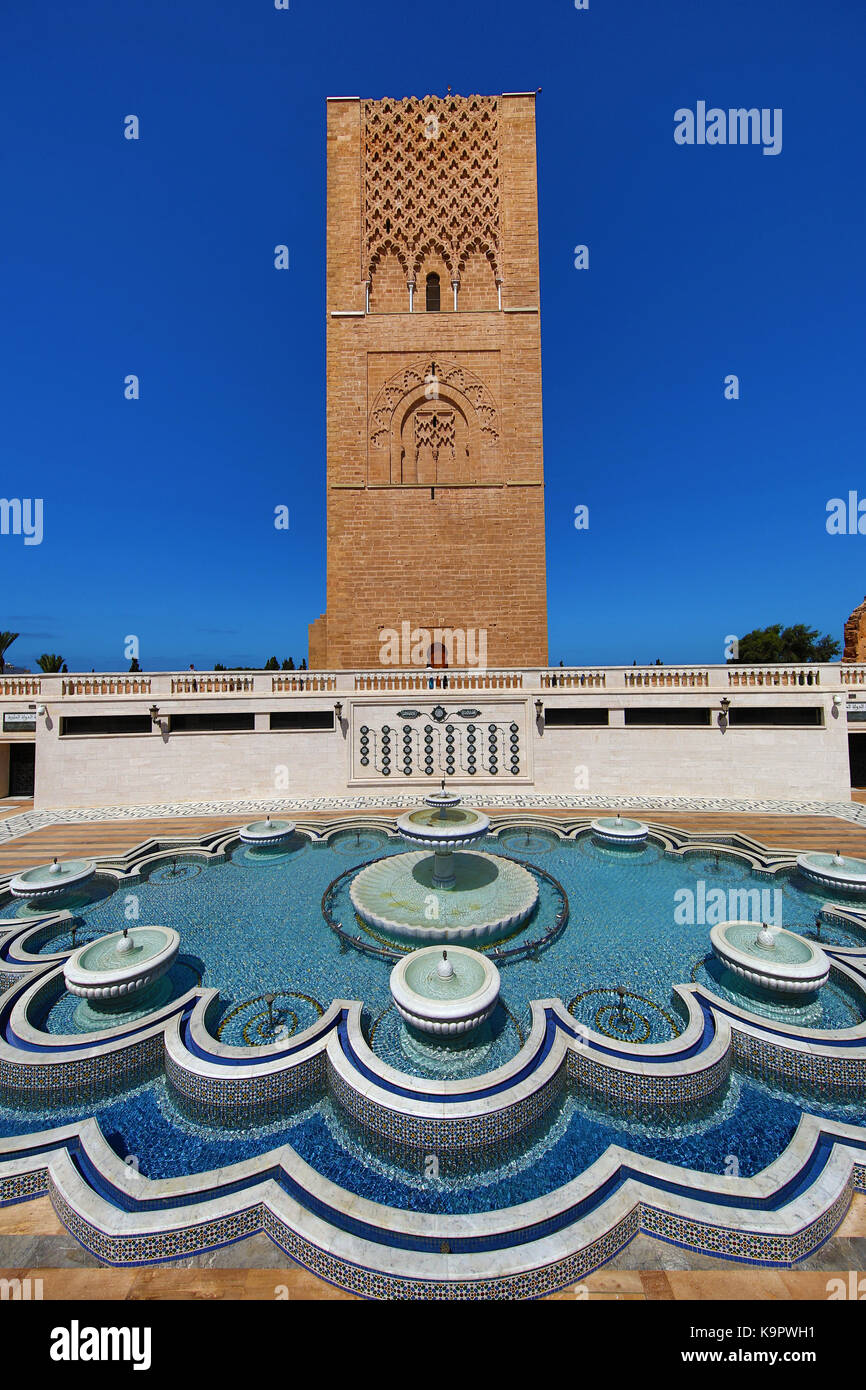 La surcote de la tour Hassan à Rabat au Maroc est un minaret de la mosquée inachevée commencé par le sultan yaqub al-Mansur au 12ème siècle mais jamais fini Banque D'Images