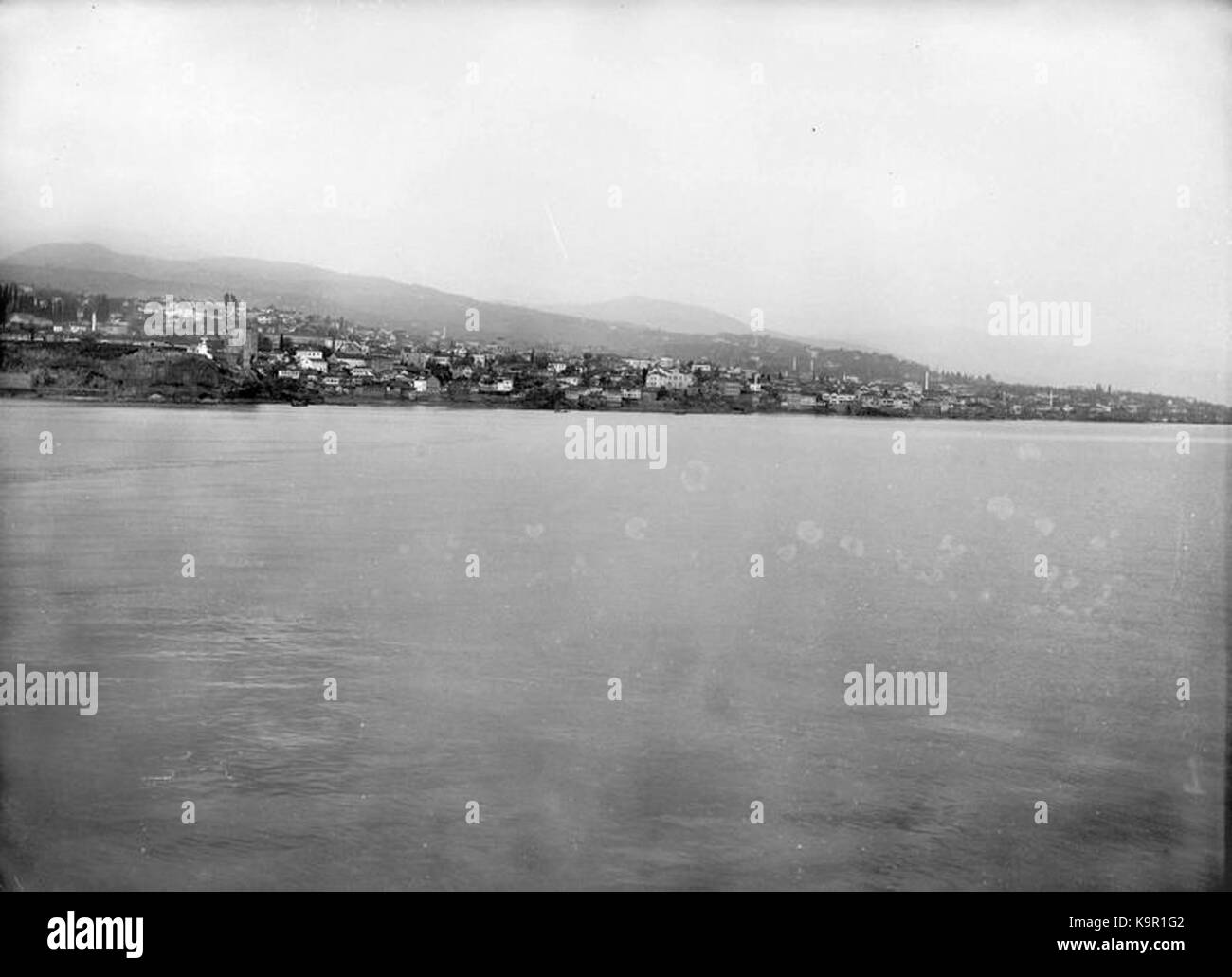 Une photographie de Paul Nadar montrant Trebizond, une ville située sur la côte turque de la mer Noire, capturant l'essence du paysage et de l'architecture de la région. Banque D'Images