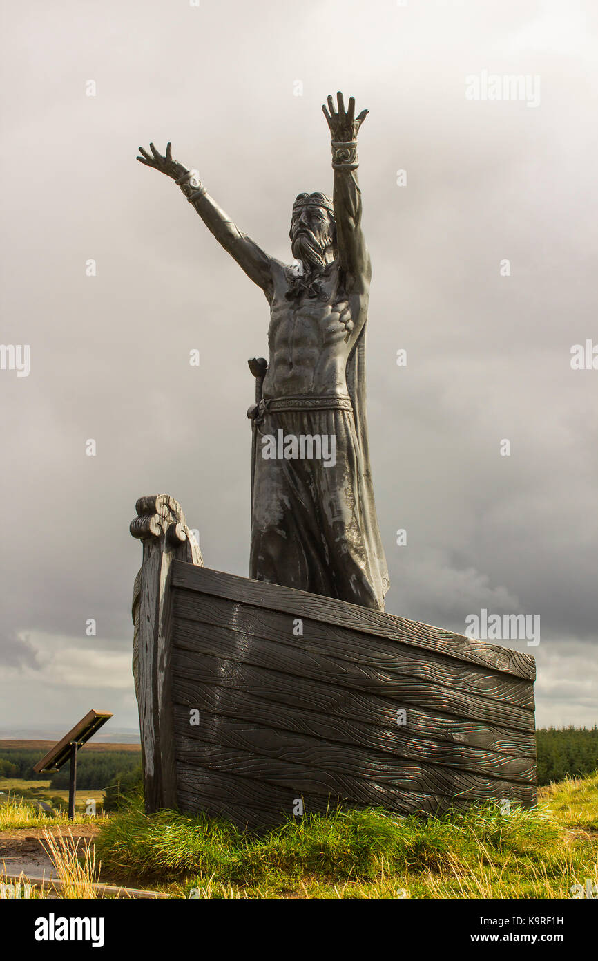La statue de la mer Celtique Dieu Manannán Gortmore Mac Lir à l'Binvenagh Point Vue sur montagne près de Limavady en Irlande du Nord. Banque D'Images La statue de la mer Celtique Dieu Manannán Gortmore Mac Lir à l'Binvenagh Point Vue sur montagne près de Limavady en Irlande du Nord. Banque D'Images
