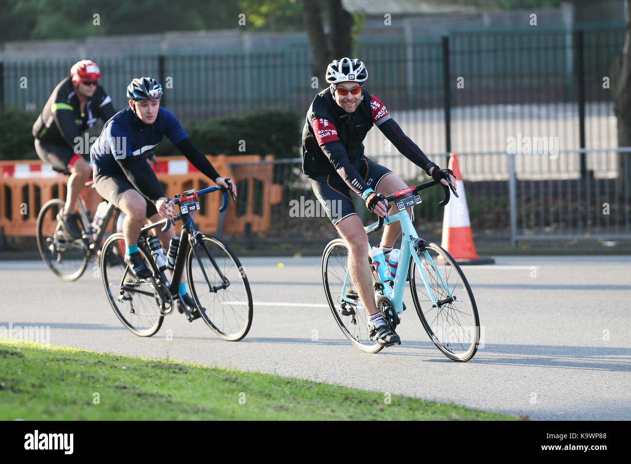 Birmingham, UK. 24 Septembre, 2017. 15 000 cyclistes participent à une route fermée de 100 milles cas de Birmingham et dans le contexte plus large des Midlands. Le trajet fait partie du conseil municipal de Birmingham's Cycle Stratégie de révolution - un plan à long terme pour encourager plus de vélo. Peter Lopeman/Alamy Live News Banque D'Images