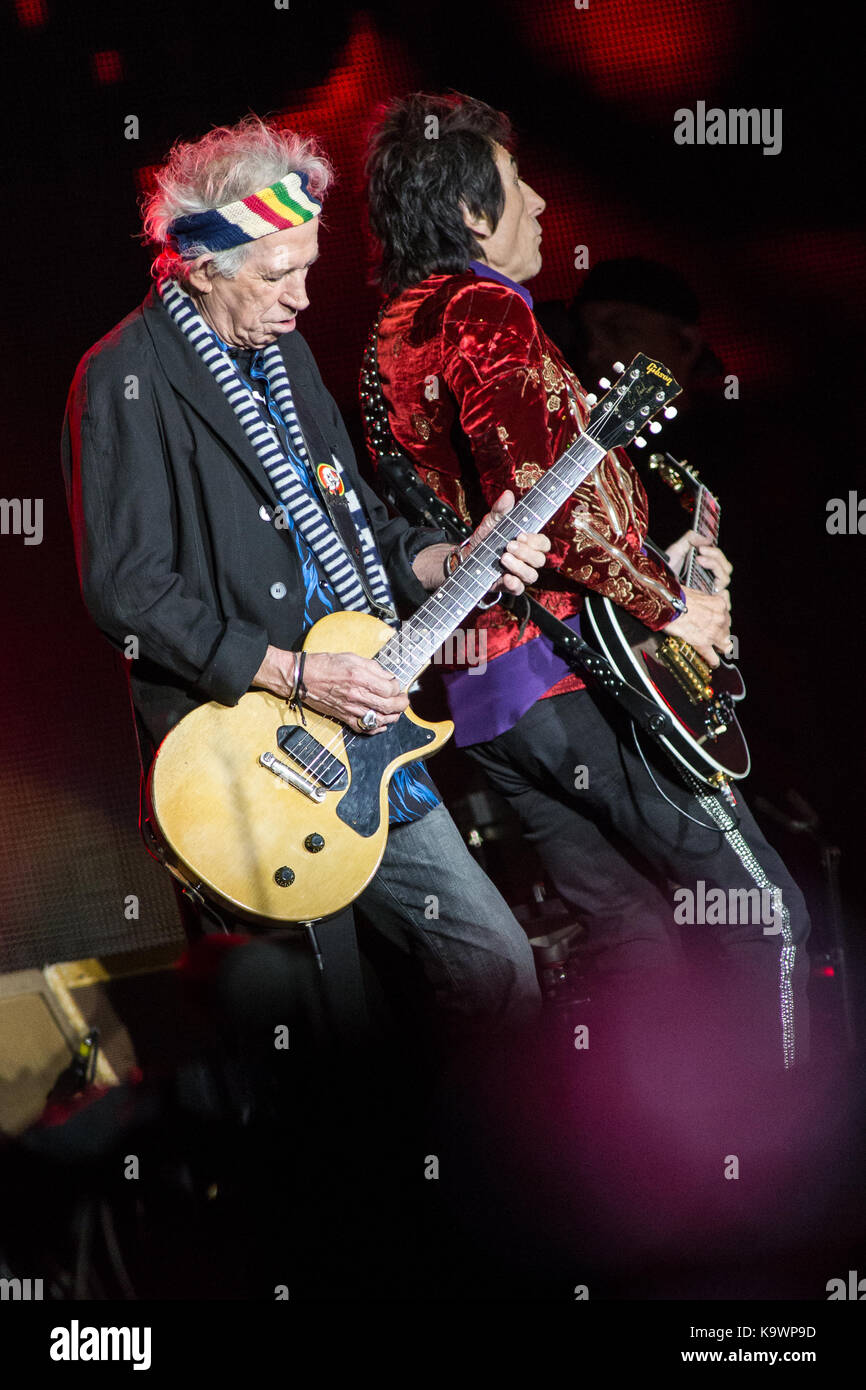 Lucca Italie. 23 septembre 2017. Le groupe de rock anglais The Rolling Stones effectue sur scène à Mura Storiche durant la tournée 2017 "Pas de filtre". Credit : Rodolfo Sassano/Alamy Live News Banque D'Images