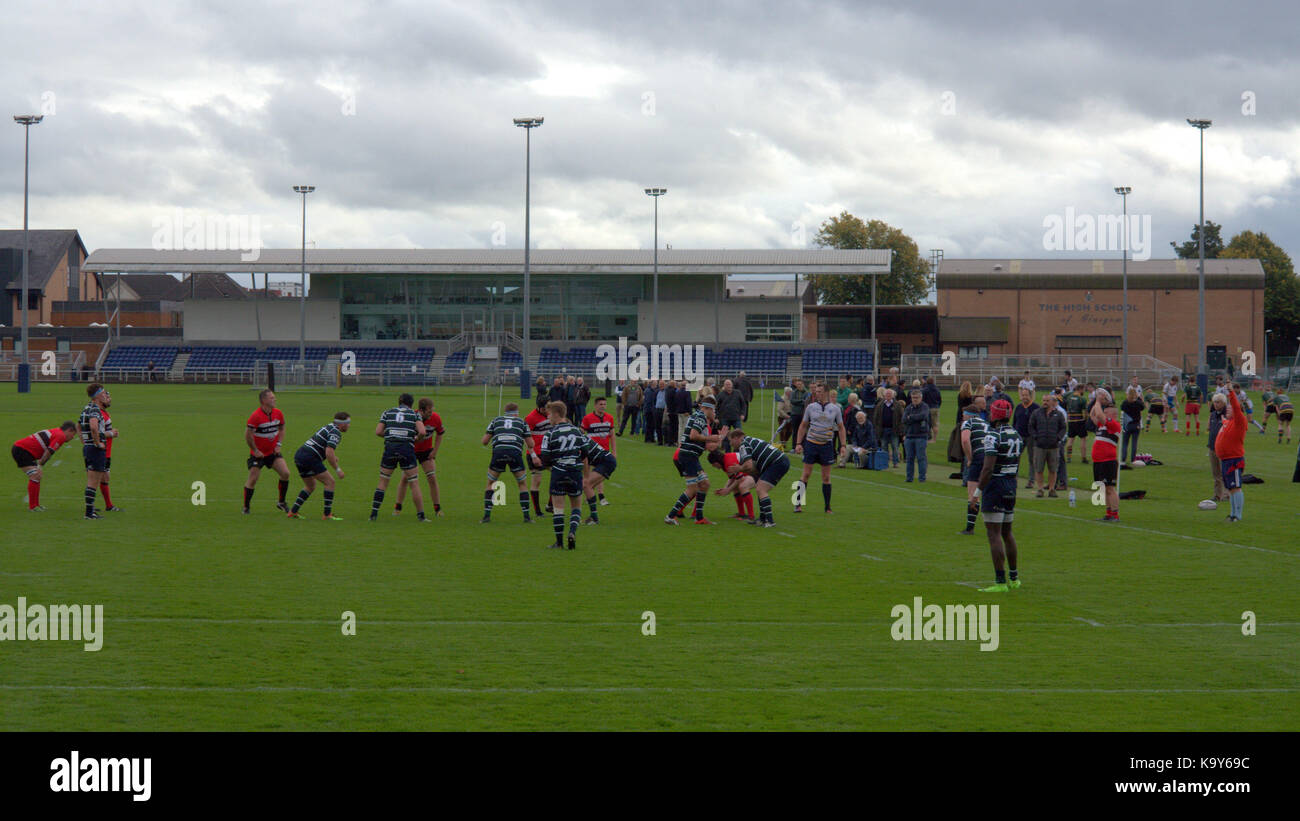 Match de rugby de l'école secondaire de glasgow anniesland vieille école en arrière-plan Banque D'Images