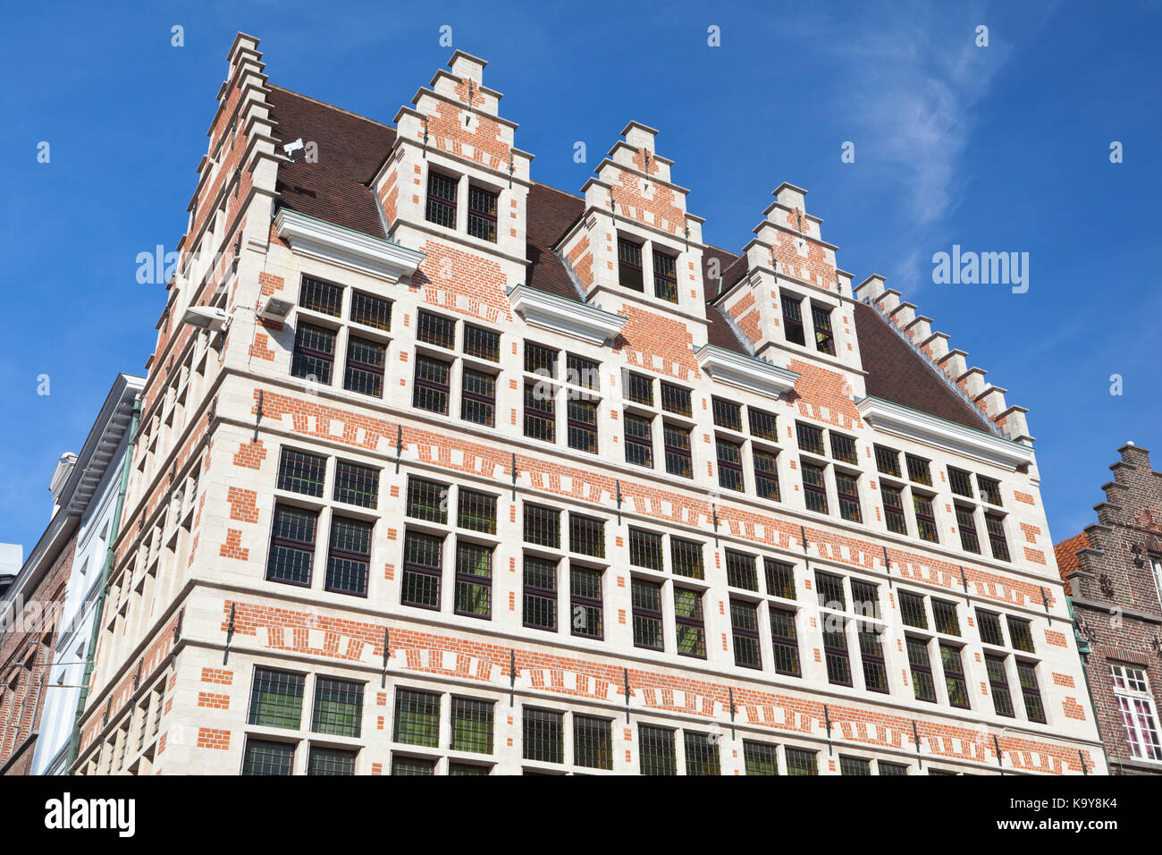 L'une des typiques et de beaux bâtiments de style ancien à Gand, Belgique. Banque D'Images