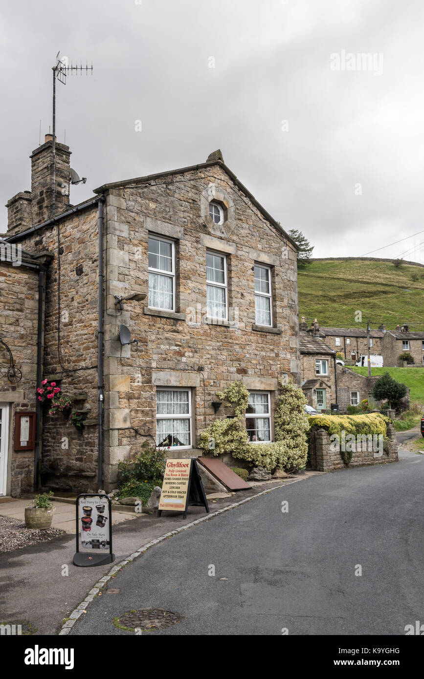 Salon de thé dans le village de gunnerside, swaledale, Yorkshire, Angleterre Banque D'Images
