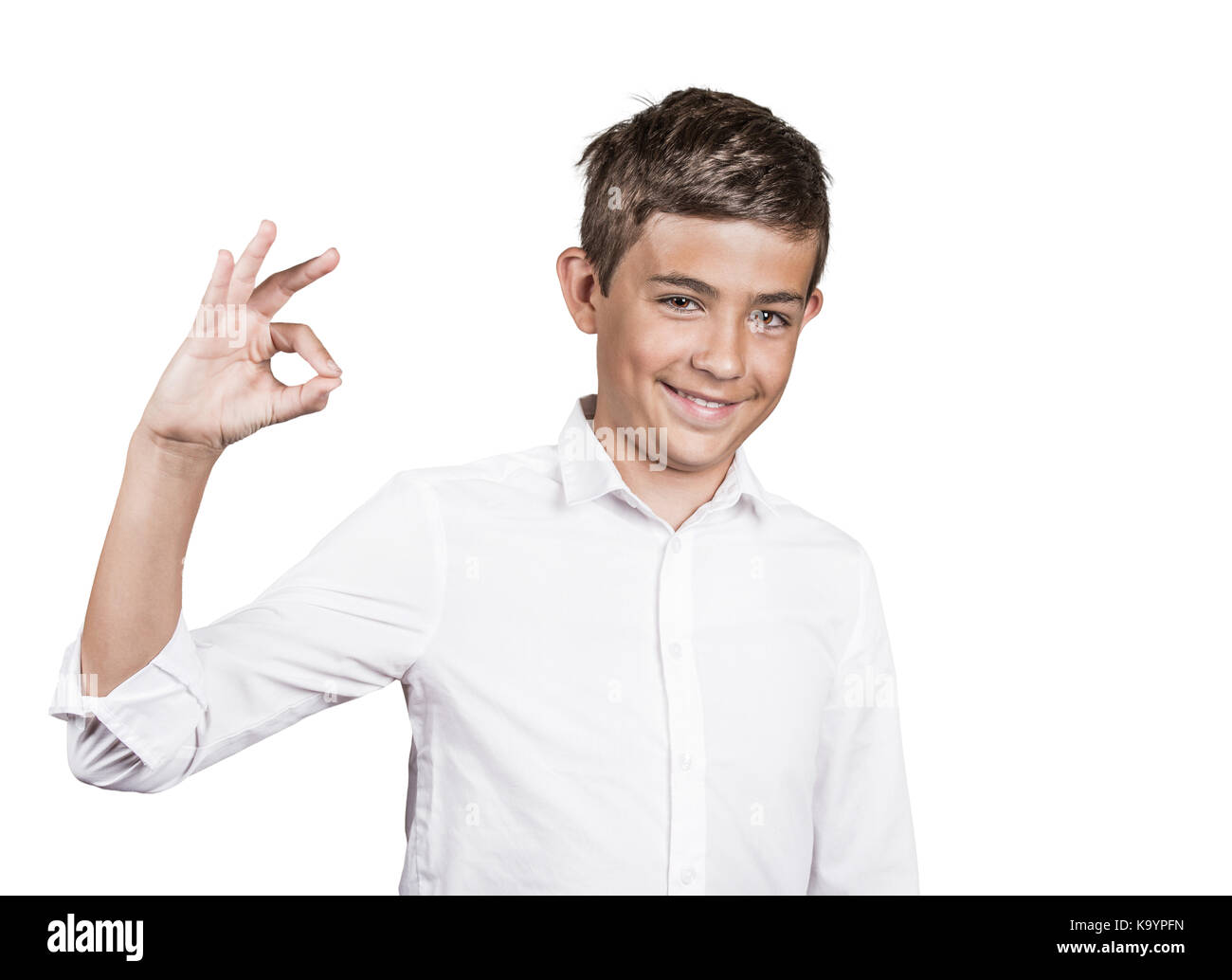Portrait jeune homme heureux, adolescent montrant ok signe, geste de la ...