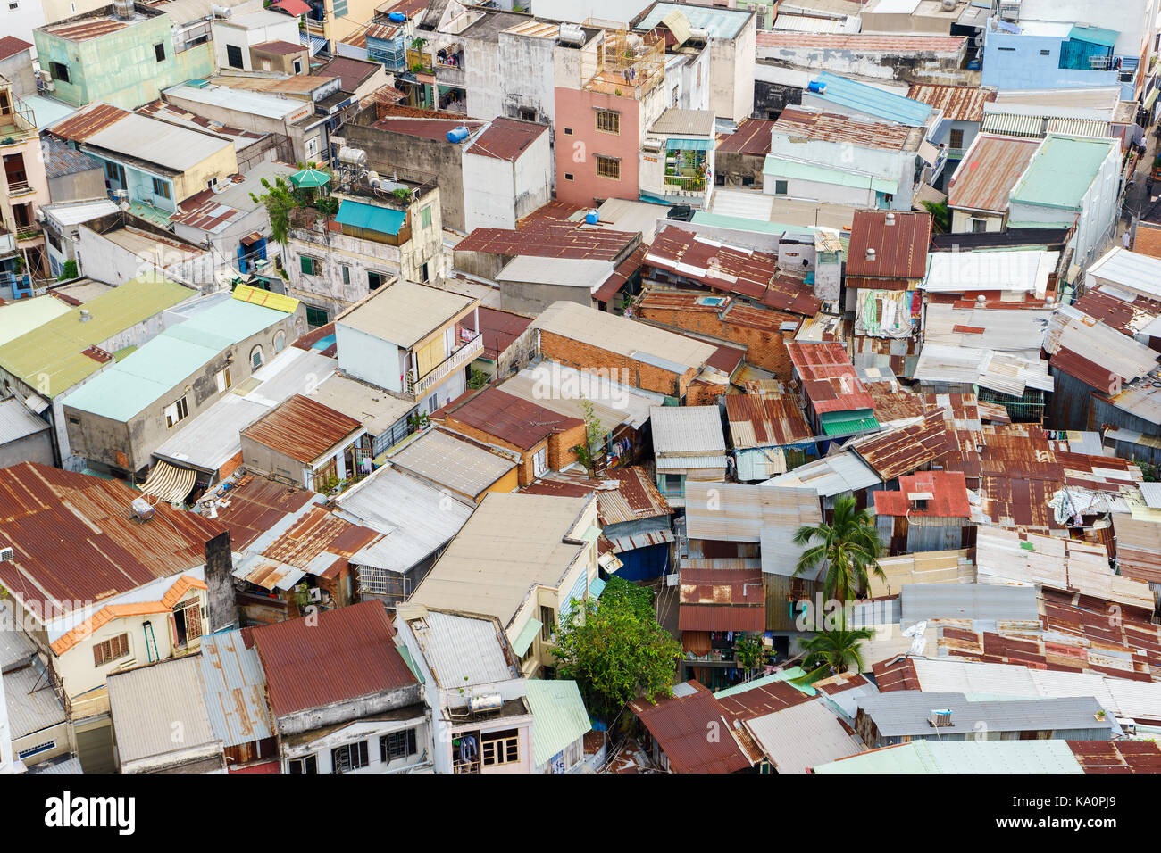 Des bidonvilles colorés des maisons à Ho chi minh ville (vue de dessus), Vietnam. Ho Chi Minh Ville (Saigon) aka est la plus grande ville et centre économique au Vietnam Banque D'Images