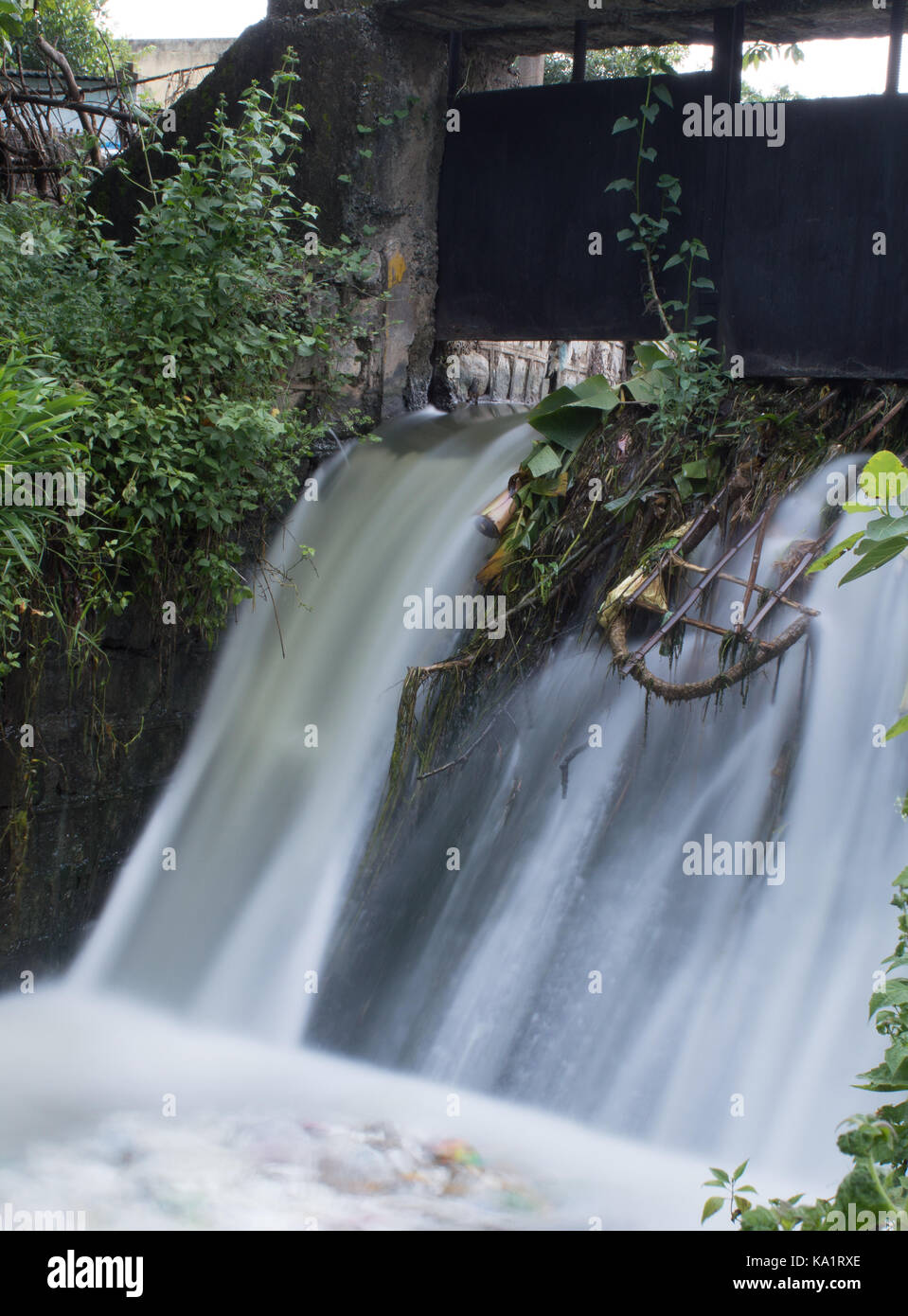 Chute d'une longue exposition photo. Banque D'Images