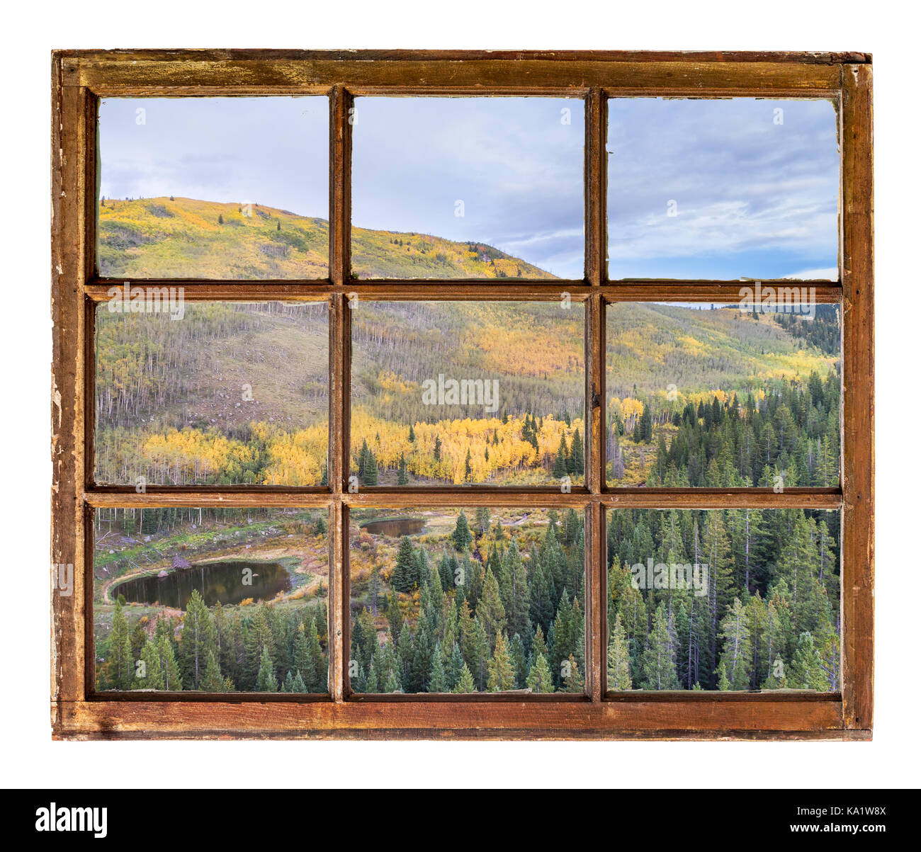 Couleurs d'automne dans les montagnes Rocheuses du Colorado comme vu par vintage, grunge, fenêtre à guillotine avec vitre sale Banque D'Images