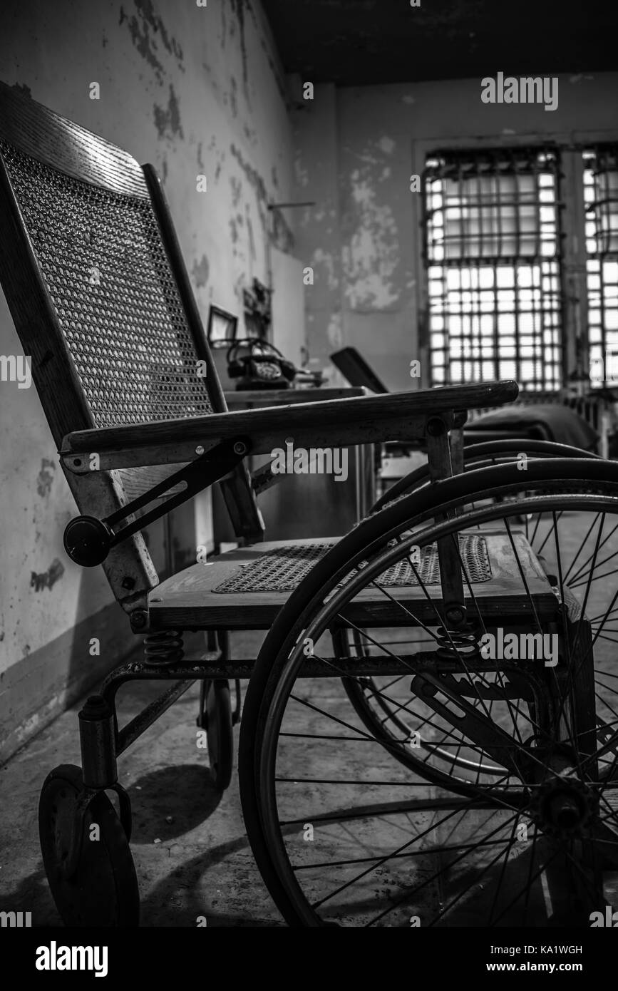 Un fauteuil roulant dans l'hôpital, l'île d'Alcatraz, San Francisco Bay Banque D'Images