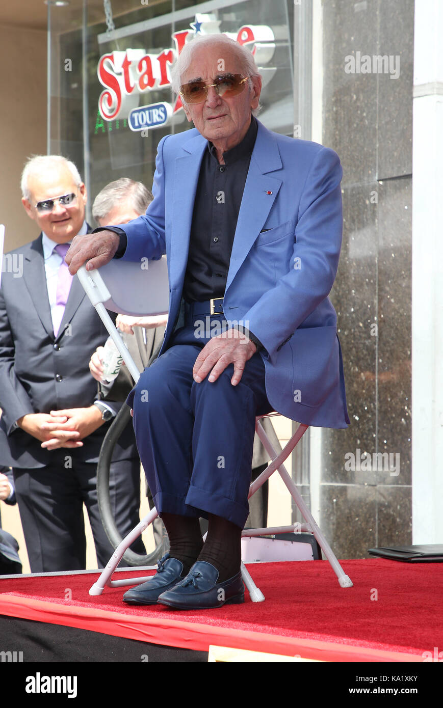 Charles Aznavour honoré avec étoile sur le Hollywood Walk of Fame avec : Charles Aznavour où : Hollywood, California, UNITED STATES Quand : 24 août 2017 Credit : fayesvision/wenn.com Banque D'Images Charles Aznavour honoré avec étoile sur le Hollywood Walk of Fame avec : Charles Aznavour où : Hollywood, California, UNITED STATES Quand : 24 août 2017 Credit : fayesvision/wenn.com Banque D'Images