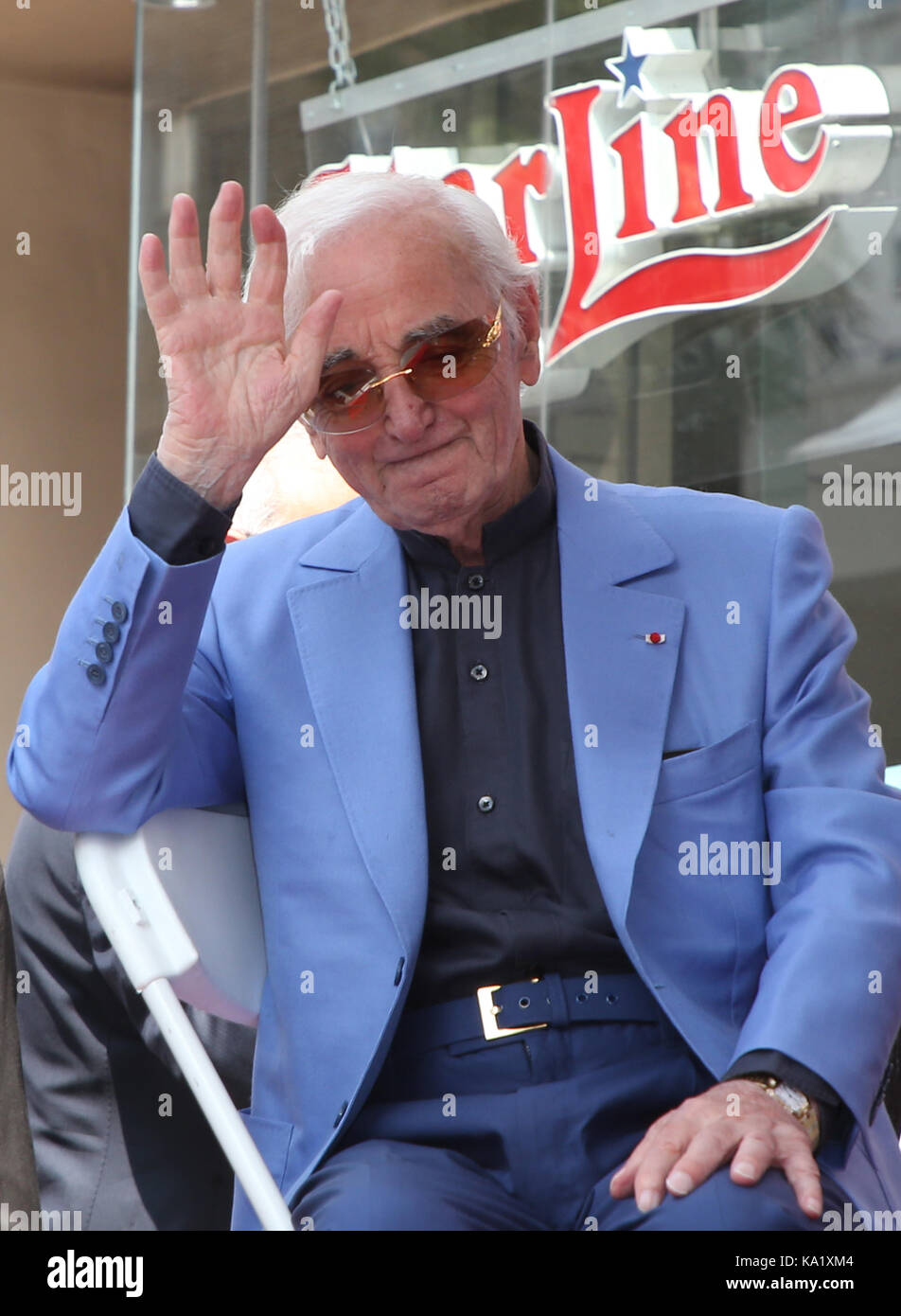 Charles Aznavour honoré avec étoile sur le Hollywood Walk of Fame avec : Charles Aznavour où : Hollywood, California, UNITED STATES Quand : 24 août 2017 Credit : fayesvision/wenn.com Banque D'Images Charles Aznavour honoré avec étoile sur le Hollywood Walk of Fame avec : Charles Aznavour où : Hollywood, California, UNITED STATES Quand : 24 août 2017 Credit : fayesvision/wenn.com Banque D'Images