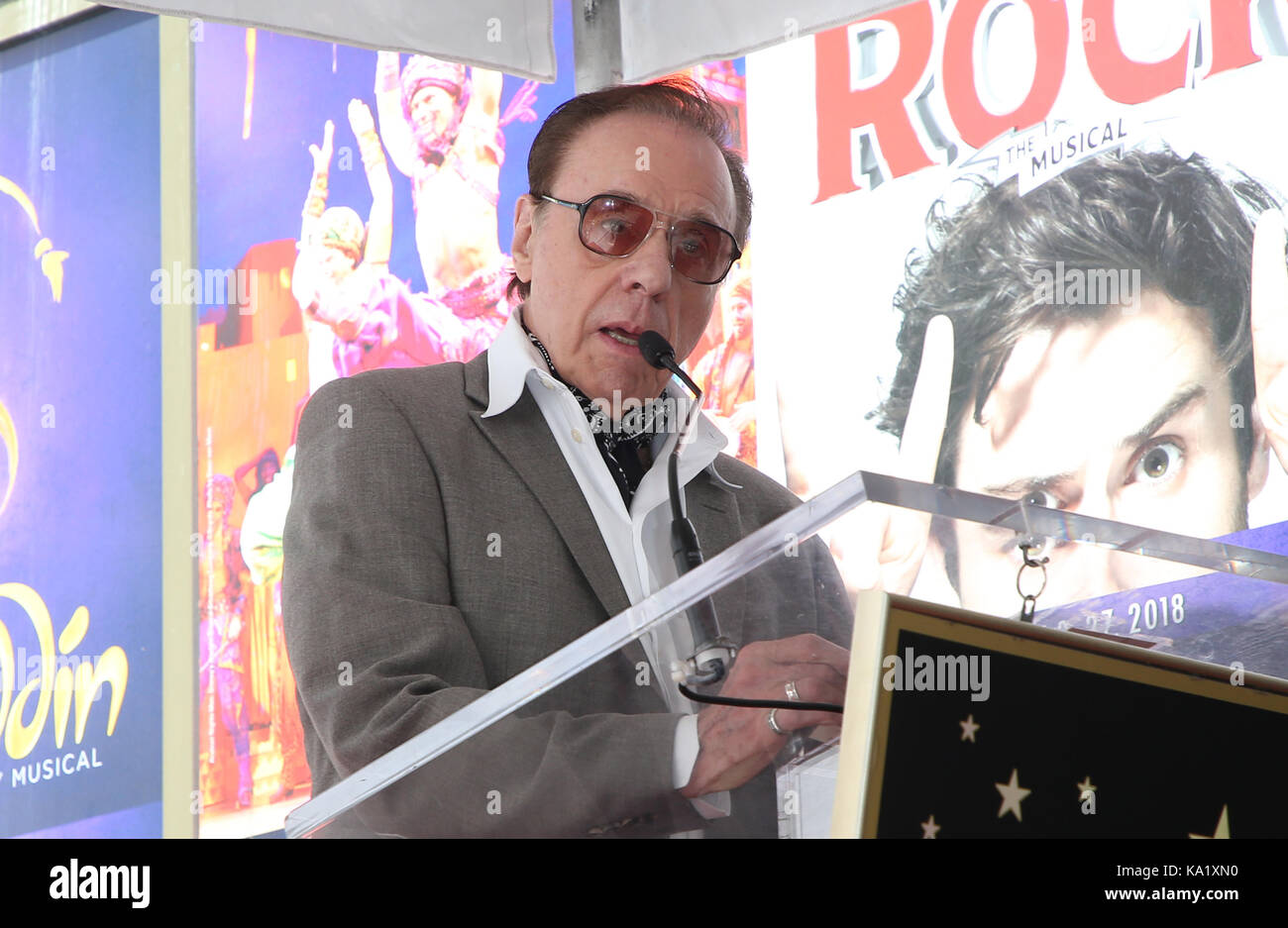 Charles Aznavour honoré avec étoile sur le Hollywood Walk of Fame avec : Peter Bogdanovich où : Hollywood, California, UNITED STATES Quand : 24 août 2017 Credit : fayesvision/wenn.com Banque D'Images Charles Aznavour honoré avec étoile sur le Hollywood Walk of Fame avec : Peter Bogdanovich où : Hollywood, California, UNITED STATES Quand : 24 août 2017 Credit : fayesvision/wenn.com Banque D'Images