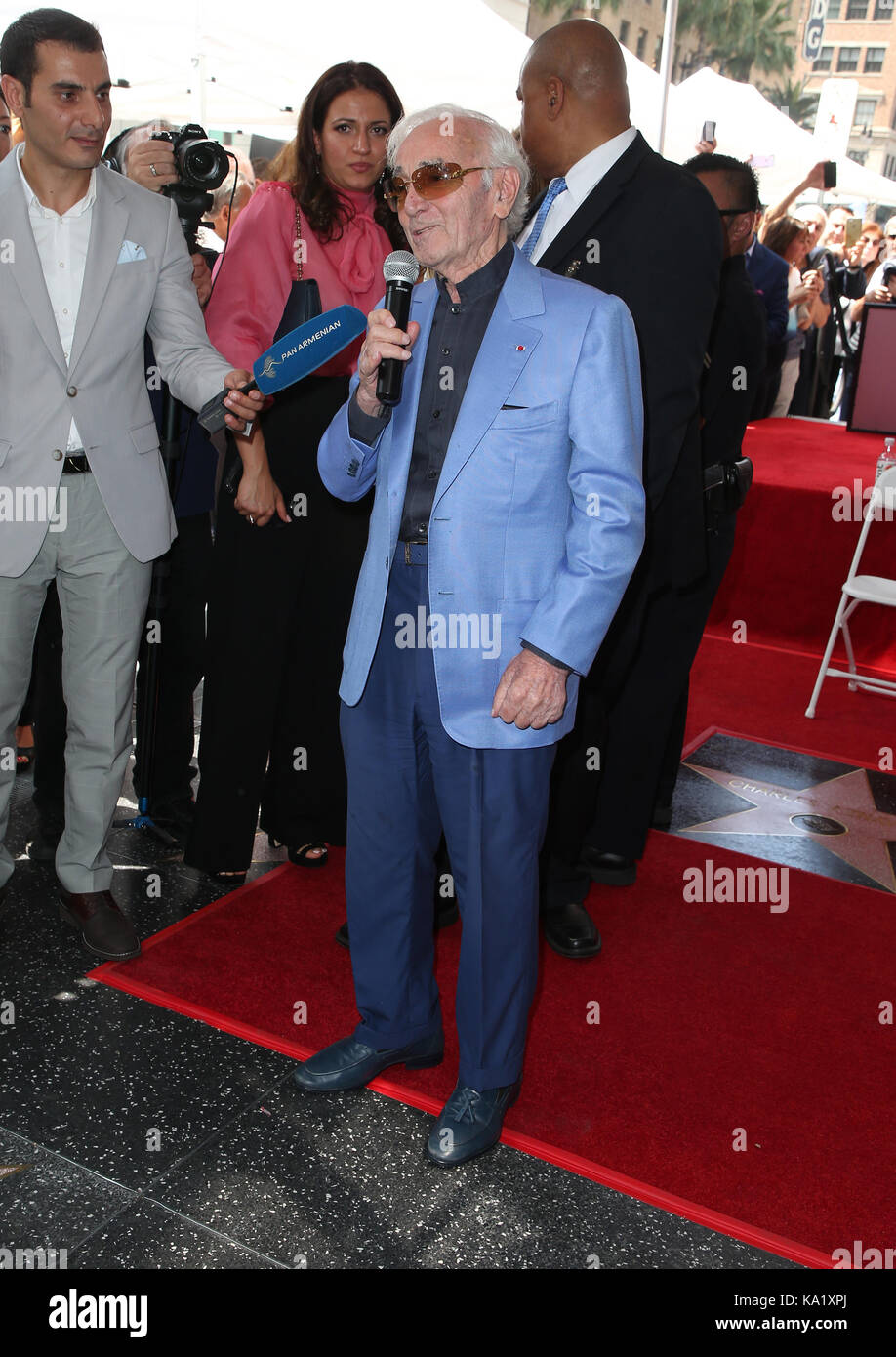 Charles Aznavour honoré avec étoile sur le Hollywood Walk of Fame avec : Charles Aznavour où : Hollywood, California, UNITED STATES Quand : 24 août 2017 Credit : fayesvision/wenn.com Banque D'Images Charles Aznavour honoré avec étoile sur le Hollywood Walk of Fame avec : Charles Aznavour où : Hollywood, California, UNITED STATES Quand : 24 août 2017 Credit : fayesvision/wenn.com Banque D'Images