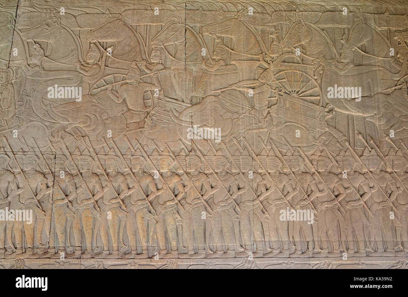 Bas relief sur le mur, le murissement de l'océan du lait, à Angkor Wat, Siem Reap, Cambodge Banque D'Images